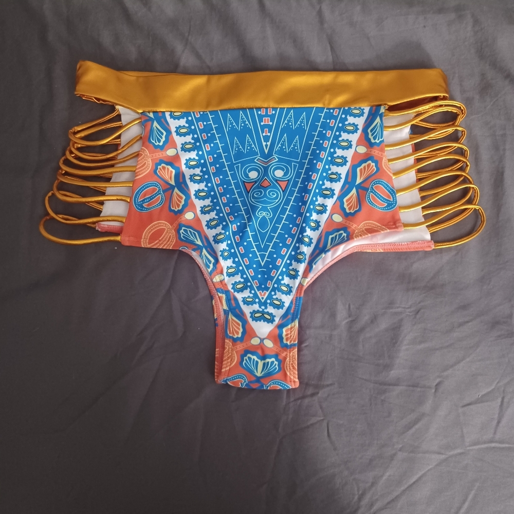 Beautiful bikini bottom❤ - Picture 2 of 4